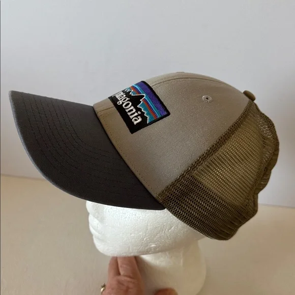 Patagonia trucker ball cap - Picture 2 of 8